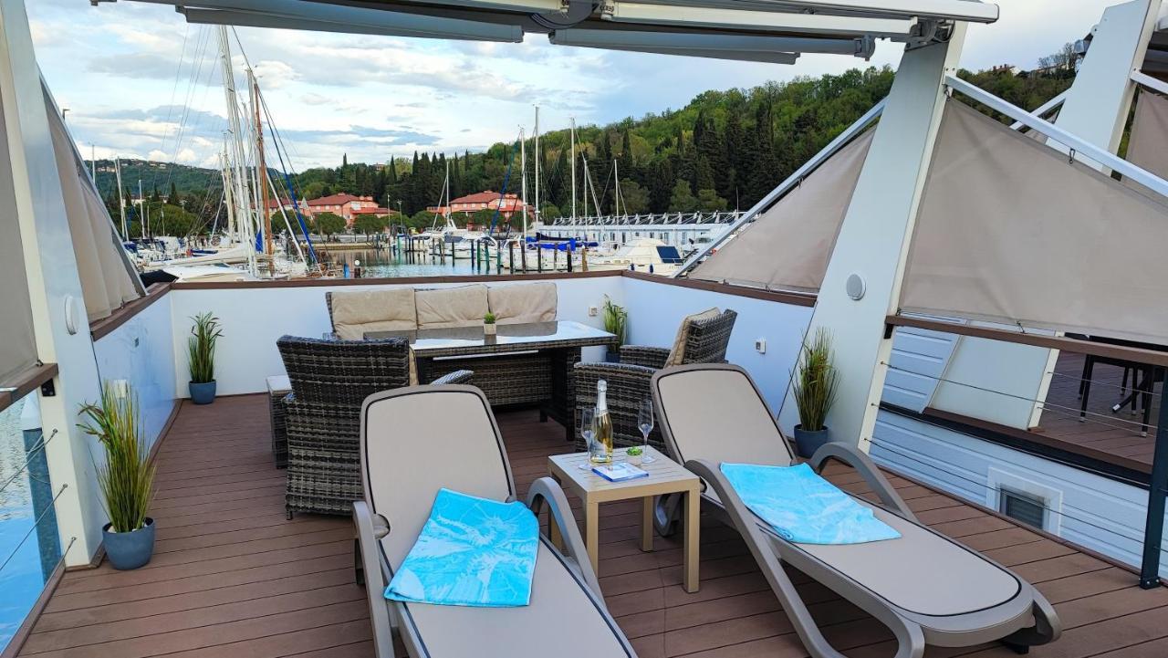 Sea Lux Floating House Ajda Hébergement de vacances *